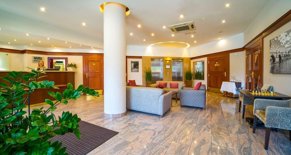 Plaza Prague Hotel - Czech Leading Hotels Bagian luar foto