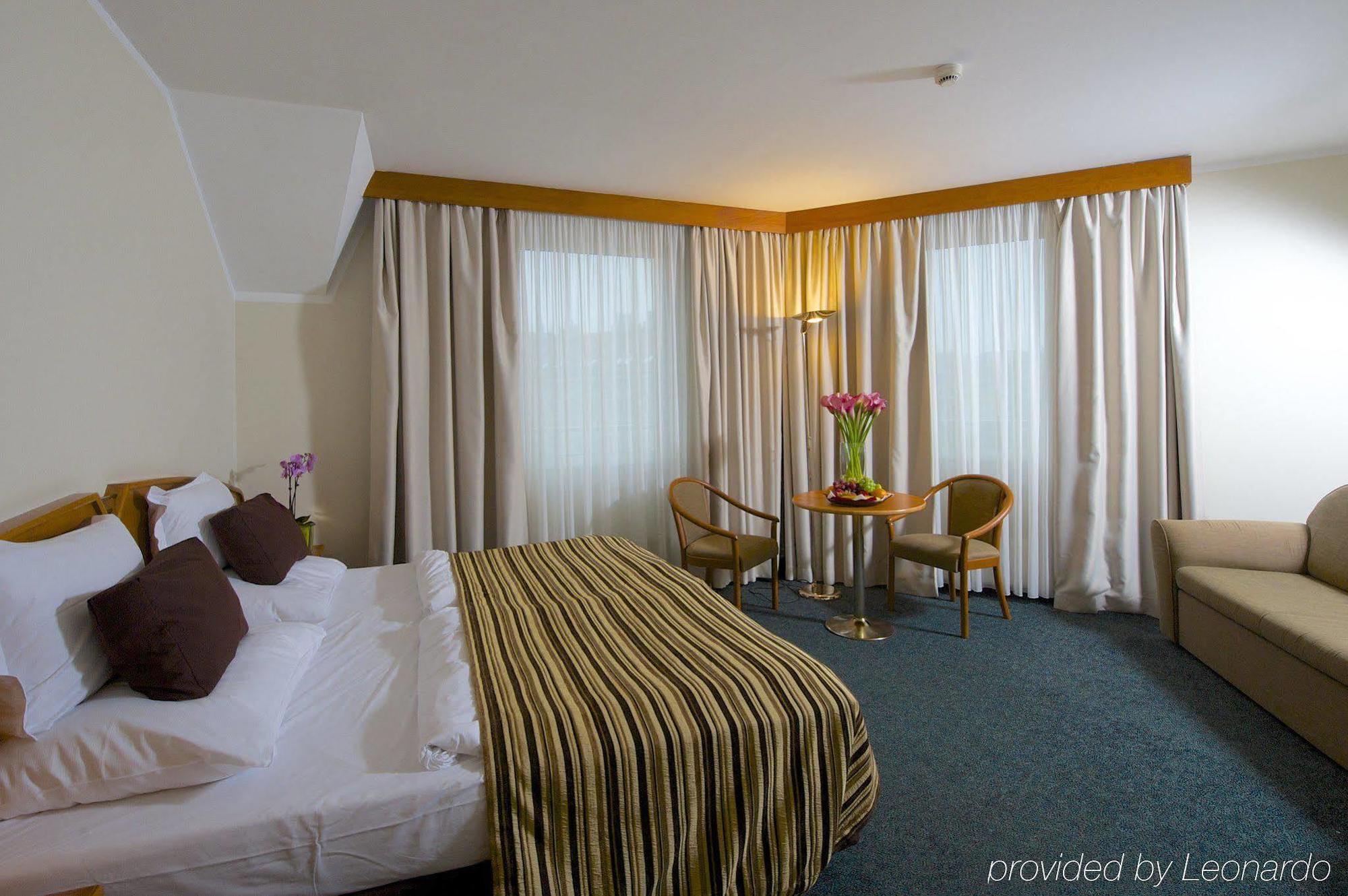 Plaza Prague Hotel - Czech Leading Hotels Bagian luar foto