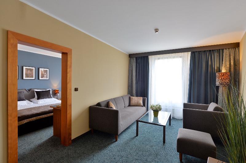 Plaza Prague Hotel - Czech Leading Hotels Bagian luar foto